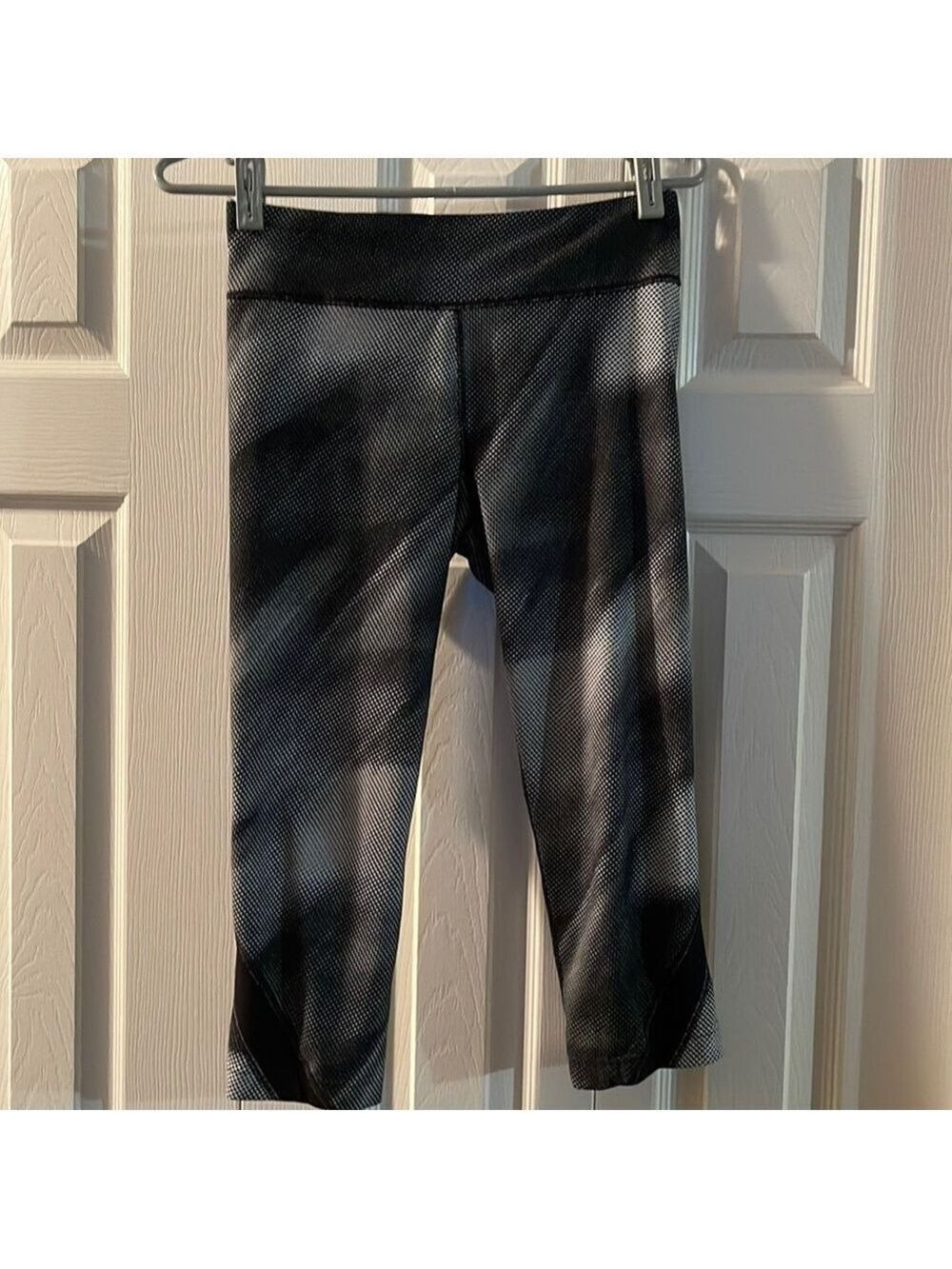 Under Armour Capris Size 10🔥🔥